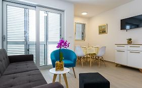 Cara Apartments
